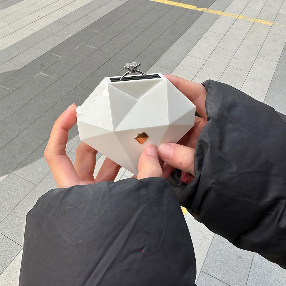 Magic Heart - open Ring Proposal Box